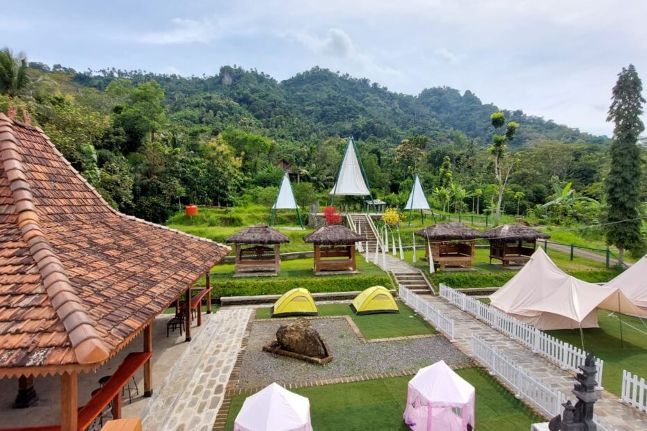 Tempat camping Borobudur